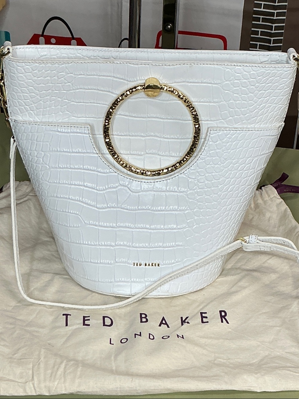 Ted Baker White Croc-Embossed Bucket Bag with Gold Ring Detail nwt #2326
